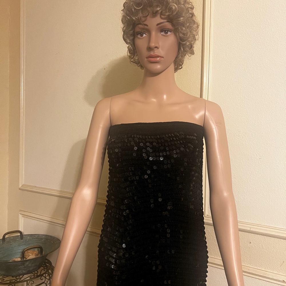 Elegant Black Sequin Strapless Dress